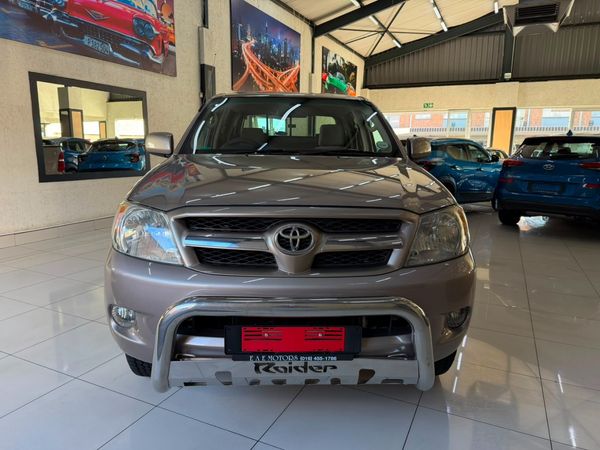 2007-Toyota-Hilux-27-VVTi-Raider-Double-Cab image:4