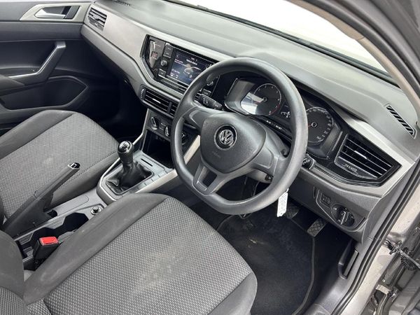 2018-Volkswagen-Polo-10-TSI-Trendline image:14