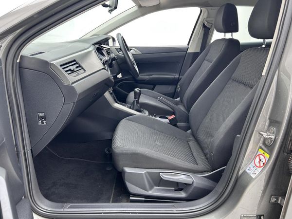 2018-Volkswagen-Polo-10-TSI-Trendline image:6
