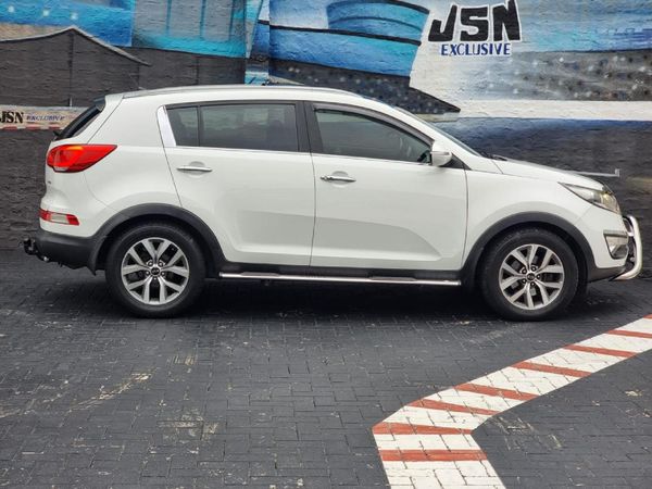 2015-Kia-Sportage-20-CRDi-Auto image:4