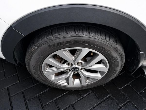 2015-Kia-Sportage-20-CRDi-Auto image:6
