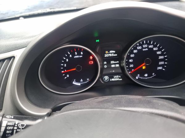 2015-Kia-Sportage-20-CRDi-Auto image:8