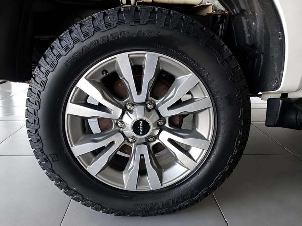 2022-Isuzu-D-Max-300-LX-4x4-Auto-Double-Cab image:9