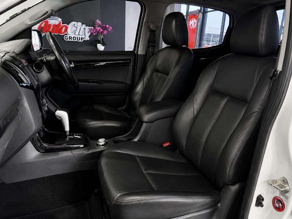 2022-Isuzu-D-Max-300-LX-4x4-Auto-Double-Cab image:10