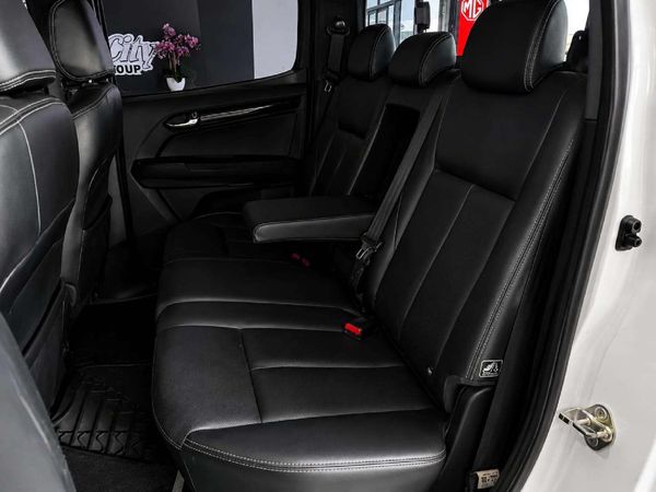 2022-Isuzu-D-Max-300-LX-4x4-Auto-Double-Cab image:11