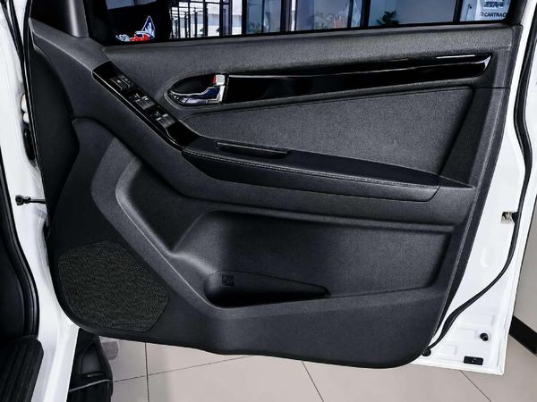 2022-Isuzu-D-Max-300-LX-4x4-Auto-Double-Cab image:14