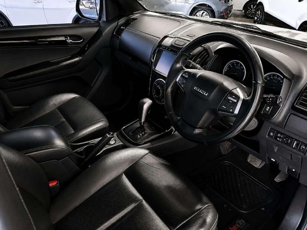 2022-Isuzu-D-Max-300-LX-4x4-Auto-Double-Cab image:7