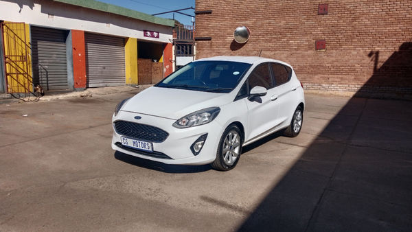 2018-Ford-Fiesta-10-EcoBoost-Trend-Auto-5-dr image:2