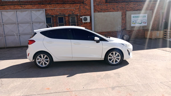 2018-Ford-Fiesta-10-EcoBoost-Trend-Auto-5-dr image:7