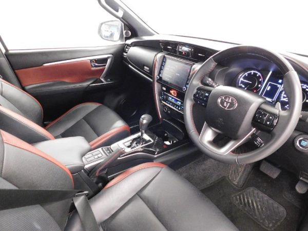 2025-Toyota-Fortuner-28-GD-6-RB-Auto image:13