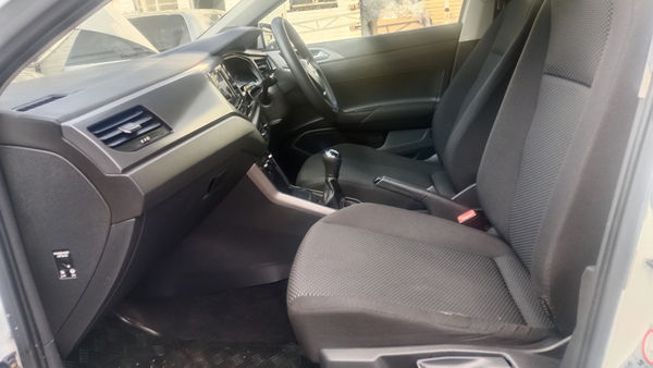 2019-Volkswagen-Polo-10-TSI-Trendline image:12