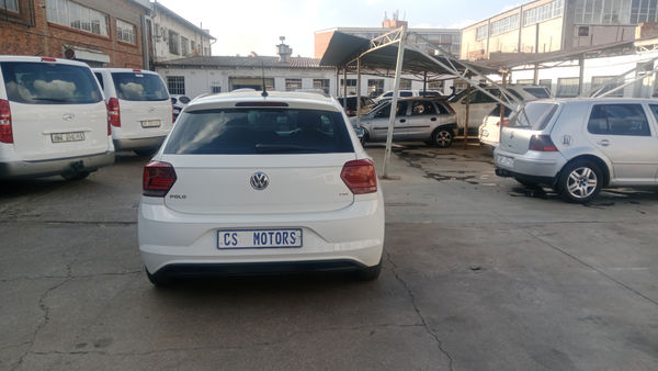 2019-Volkswagen-Polo-10-TSI-Trendline image:5