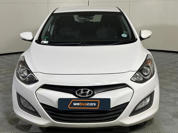 2014-Hyundai-i30-16-GLS-Premium image:13