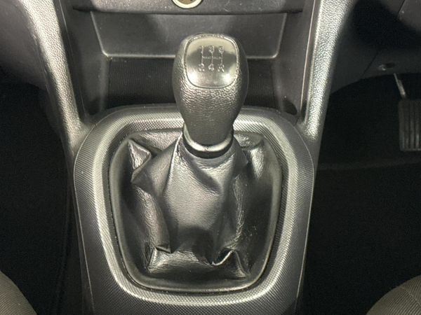 2019-Hyundai-Grand-i10-125-Fluid image:9