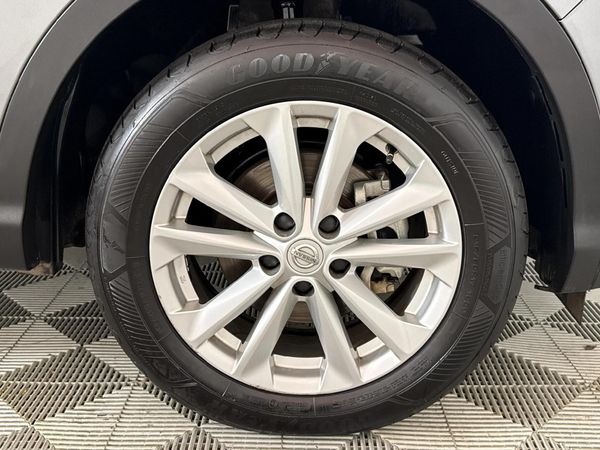 2017-Nissan-Qashqai-15-dCi-Acenta-Tech image:3
