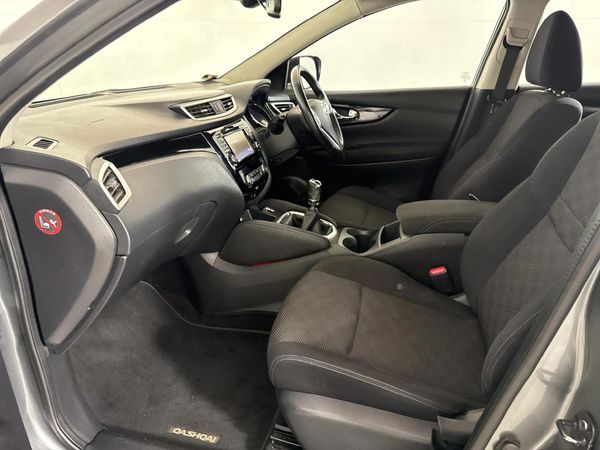 2017-Nissan-Qashqai-15-dCi-Acenta-Tech image:6