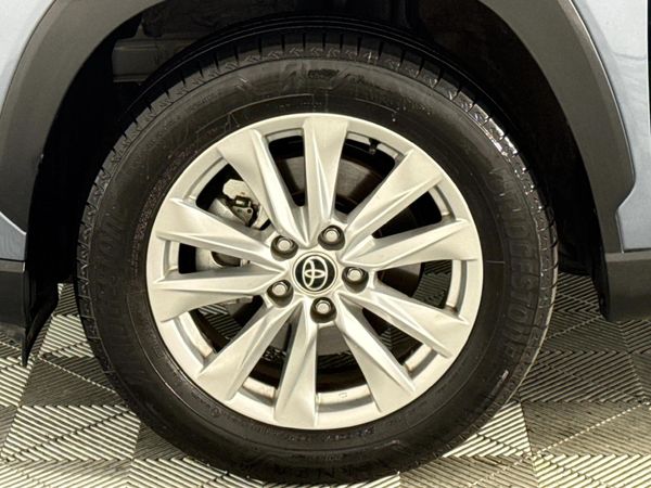 2023-Toyota-Corolla-Cross-18-XI image:4