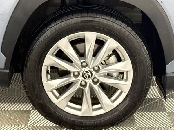 2023-Toyota-Corolla-Cross-18-XI image:5