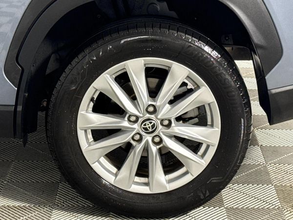 2023-Toyota-Corolla-Cross-18-XI image:6