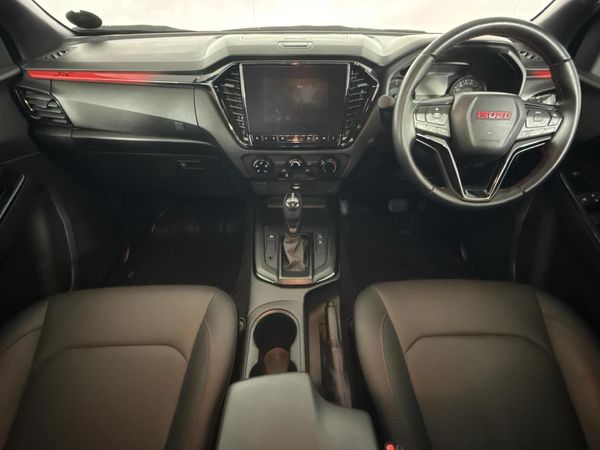 2025-Isuzu-D-Max-19-DDI-HR-X-Rider-Auto-Double-Cab image:1