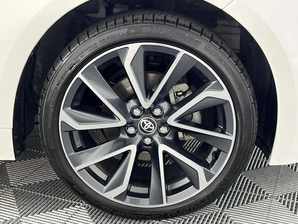 2023-Toyota-Corolla-18-XR-Hybrid-Auto-5-dr image:5