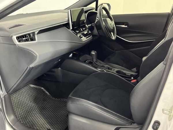 2023-Toyota-Corolla-18-XR-Hybrid-Auto-5-dr image:8
