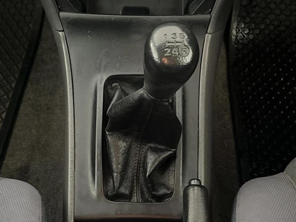 2007-Toyota-Corolla-140i image:10