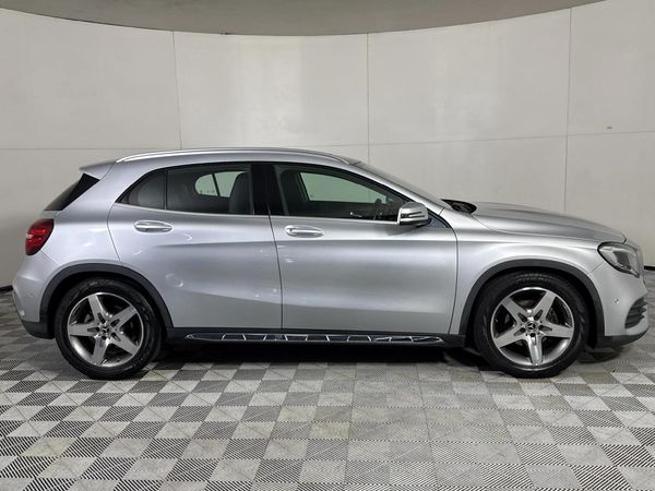2020-Mercedes-Benz-GLA-200 image:16