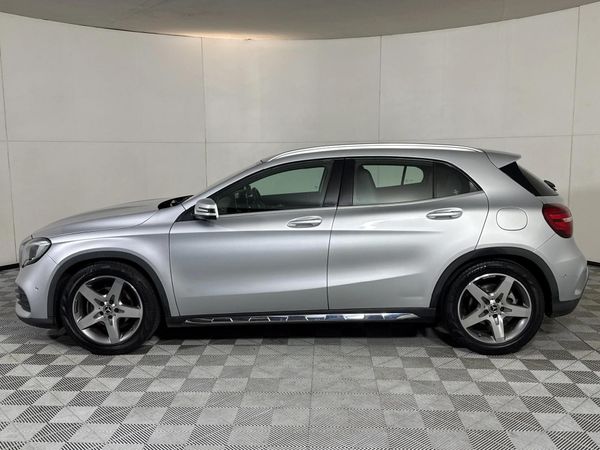 2020-Mercedes-Benz-GLA-200 image:18