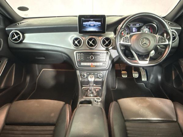 2020-Mercedes-Benz-GLA-200 image:1