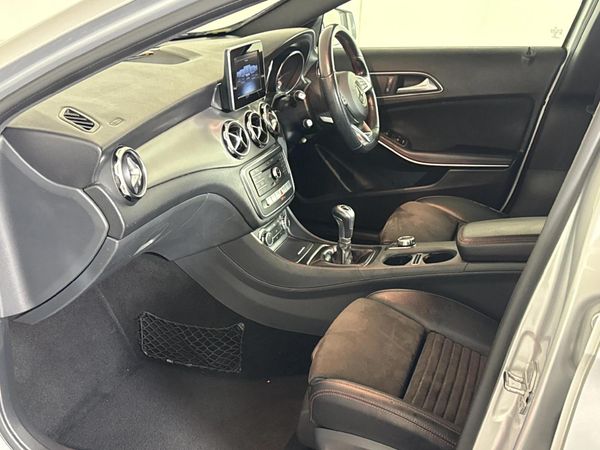 2020-Mercedes-Benz-GLA-200 image:8