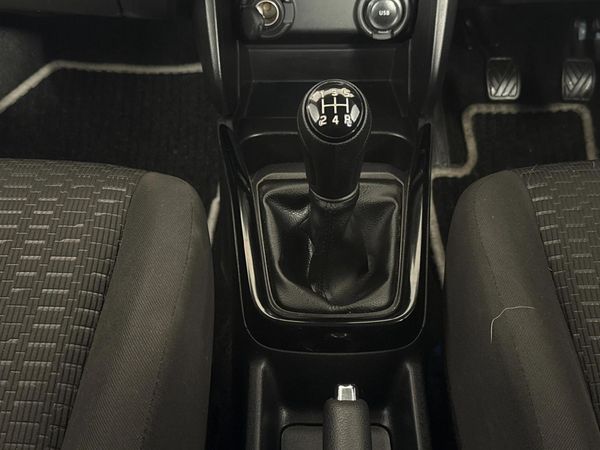 2025-Suzuki-Swift-12-GLX image:10