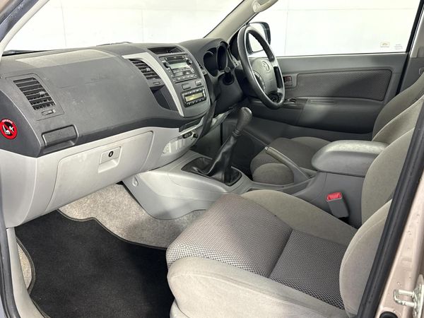 2011-Toyota-Hilux-27-VVTi-Raider-Raised-Body-Double-Cab image:7