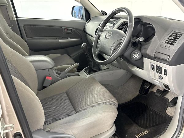 2011-Toyota-Hilux-27-VVTi-Raider-Raised-Body-Double-Cab image:8