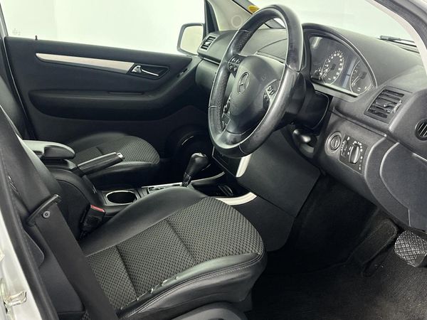 2012-Mercedes-Benz-A-Class-A-180-CDI-Avantgarde-Auto image:9