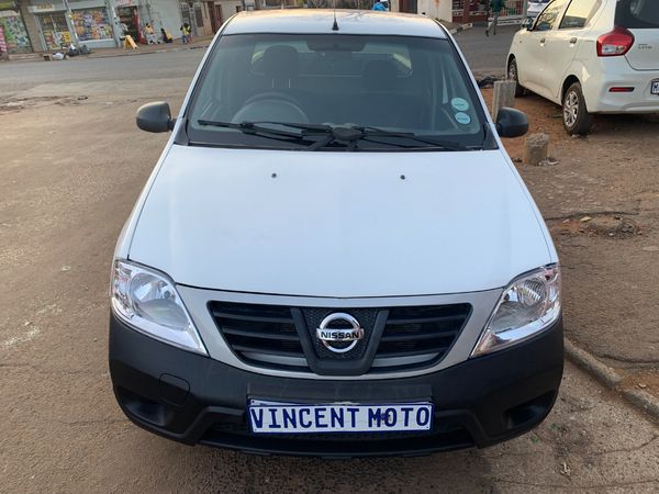 2019-Nissan-NP200-16-AC-Safety-Pack image:1