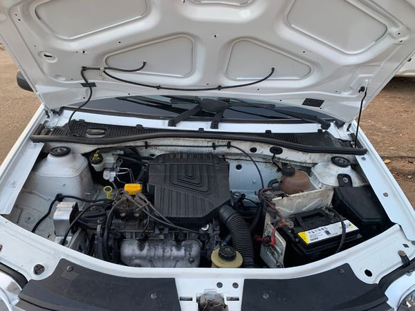 2019-Nissan-NP200-16-AC-Safety-Pack image:24