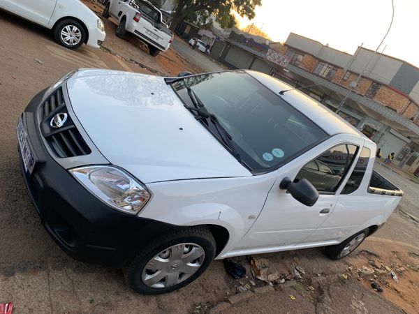 2019-Nissan-NP200-16-AC-Safety-Pack image:5