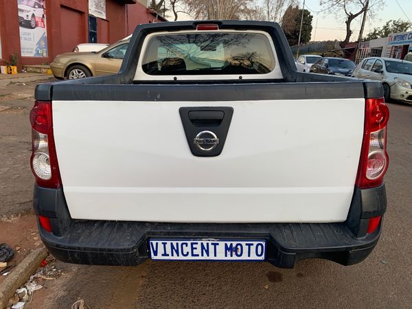 2019-Nissan-NP200-16-AC-Safety-Pack image:6
