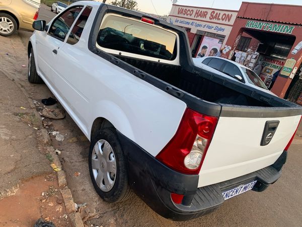 2019-Nissan-NP200-16-AC-Safety-Pack image:8