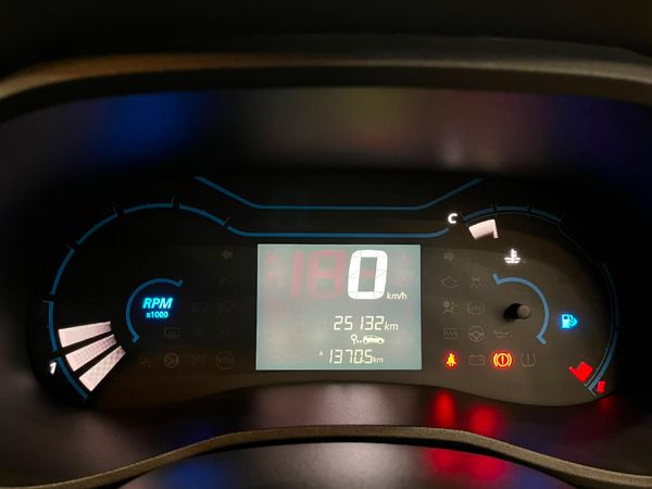 2025-Renault-Kwid-10-Climber image:10