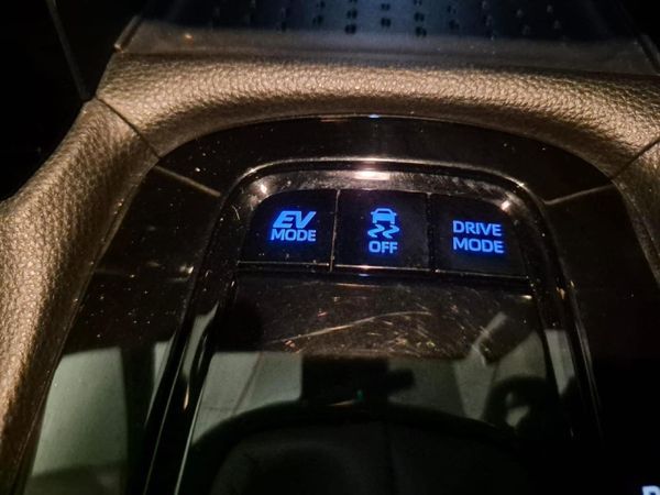 2024-Toyota-Corolla-Cross-18-GR-S-Hybrid image:17