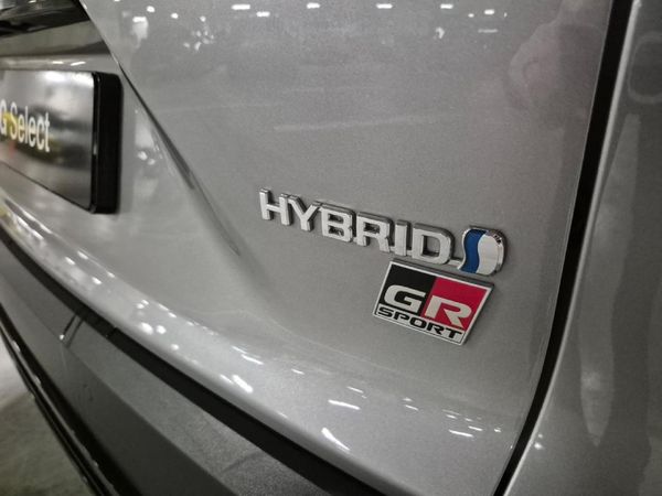 2024-Toyota-Corolla-Cross-18-GR-S-Hybrid image:7