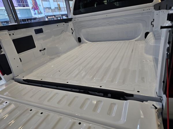 2026-Volkswagen-Amarok-20-TDI-125kW-Life-Auto-Double-Cab image:8