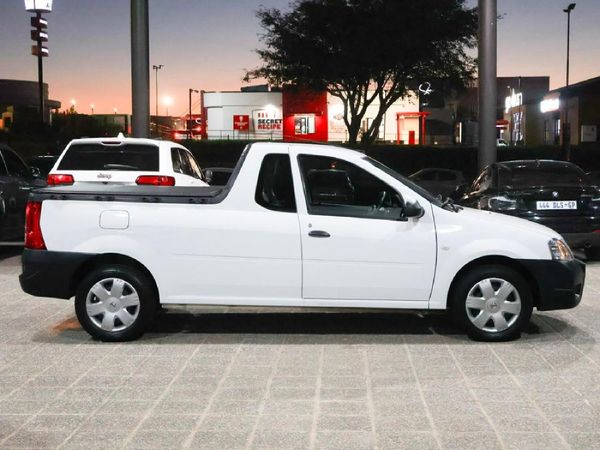 2024-Nissan-NP200-16-AC-Safety-Pack image:9