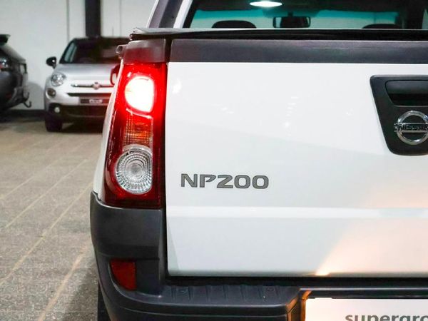 2024-Nissan-NP200-16-AC-Safety-Pack image:10