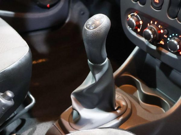 2024-Nissan-NP200-16-AC-Safety-Pack image:26