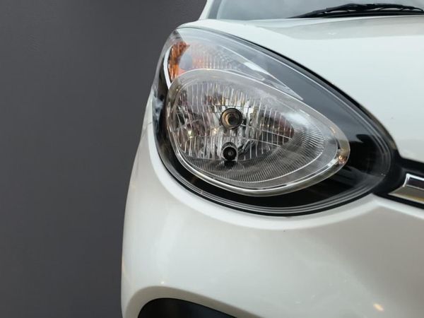 2025-Toyota-Vitz-10-XR image:16