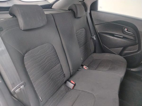 2017-Kia-Rio-12-5-dr image:10