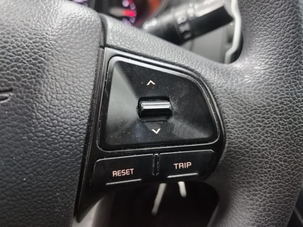 2017-Kia-Rio-12-5-dr image:13